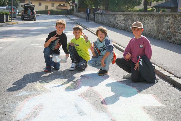 Lienzer Volksschüler verwandelten tristes Grau in bunte Fantasiewelt